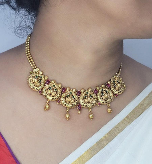 Regal Elegance: Exquisite Gold Necklace with Vibrant Gemstones